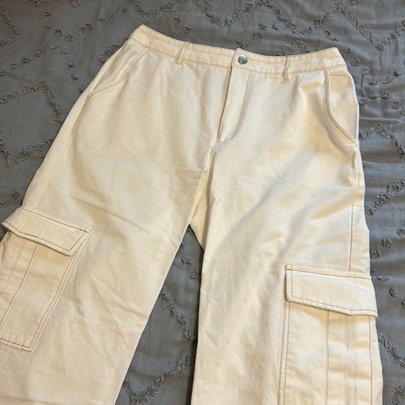 SHEIN White Cargo Jean Pant Straight/Wide Leg- L 8/10 - Picture 3 of 5